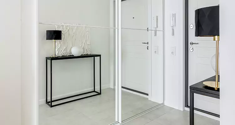 Mirrored Bifold Closet Doors Repair in Aventura, FL