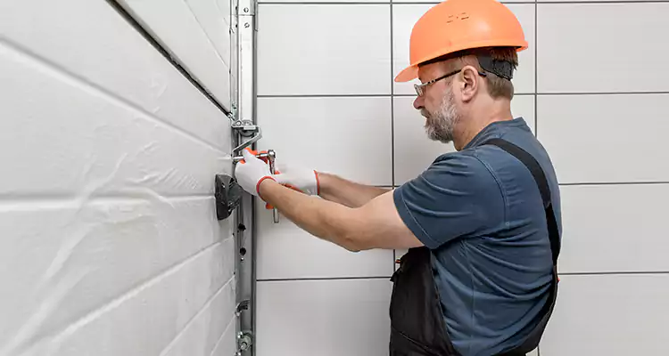 Emergency Garage Door Repair in Aventura, FL