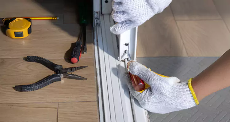 Screen Door Wheel Replacement in Aventura, FL