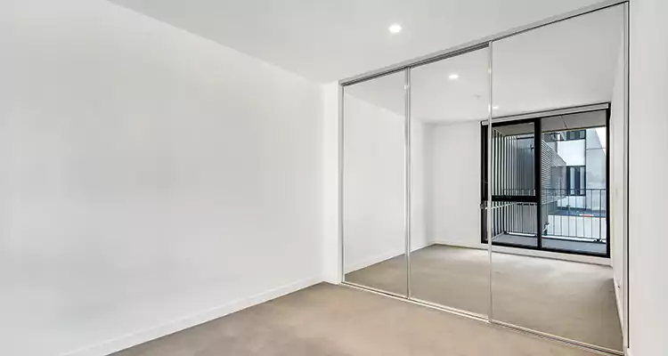Why Homeowners Choose Us for Sliding Mirror Door Replacement in Aventura, FL