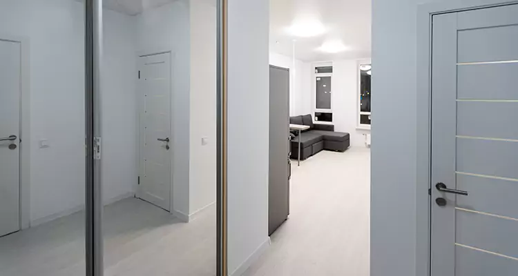 Modern Mirrored Closet Doors Repair in Aventura, FL