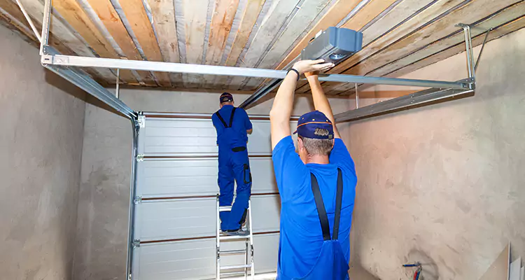 Garage Door Opener Technician in Aventura, FL