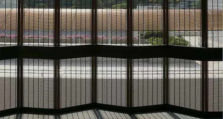 Front Screen Door Repair in Aventura, FL