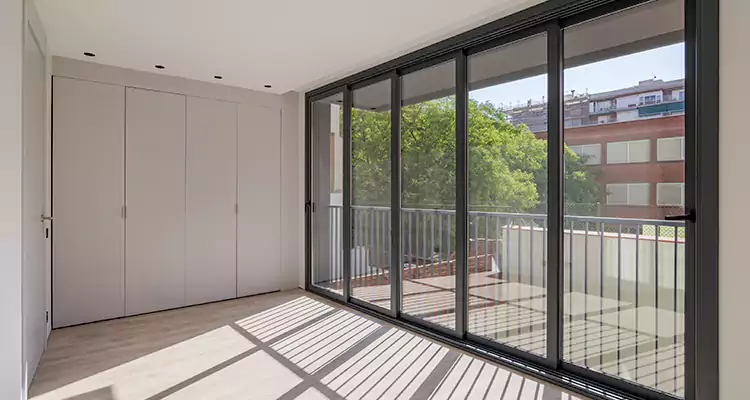 Fix Sliding Screen Door Track in Aventura, FL